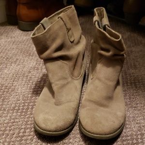 Tan suede slouch booties